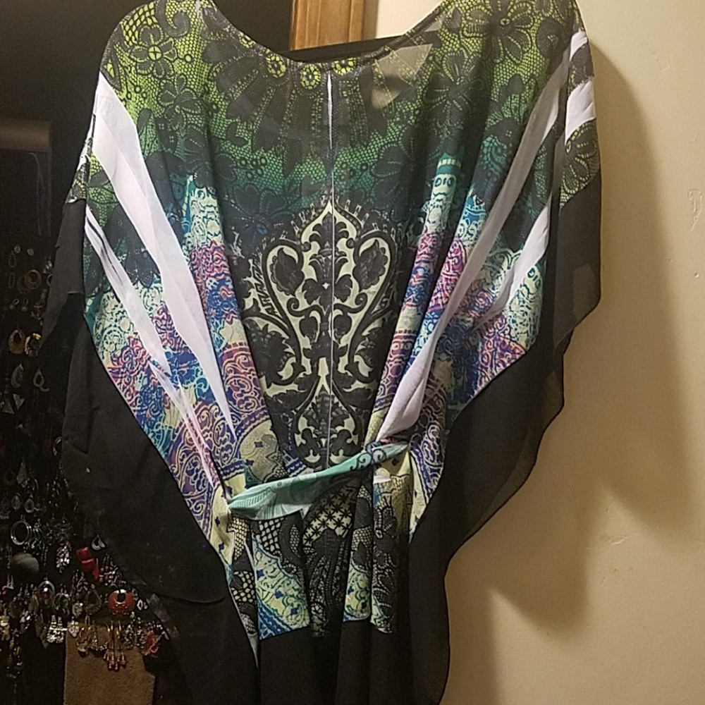 Top - Picture 2 of 3